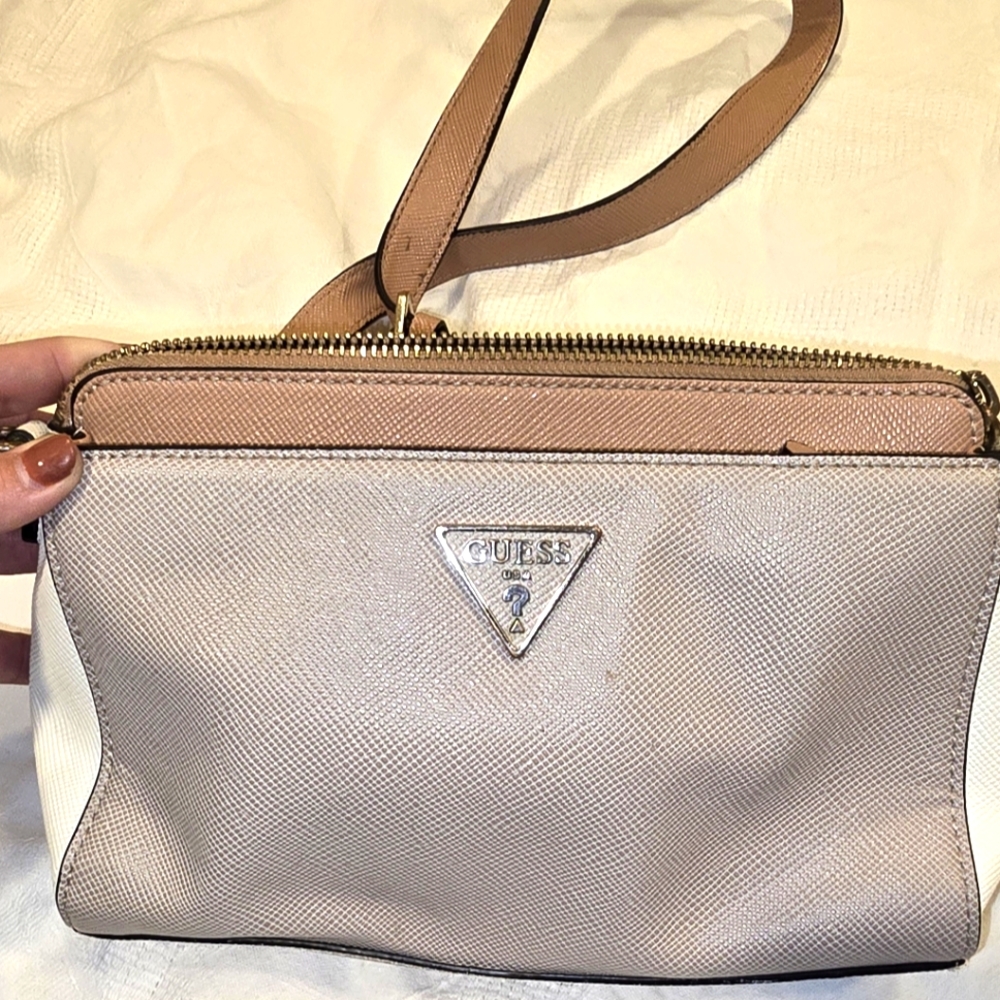 Guess Tan and Cream Women's Bag